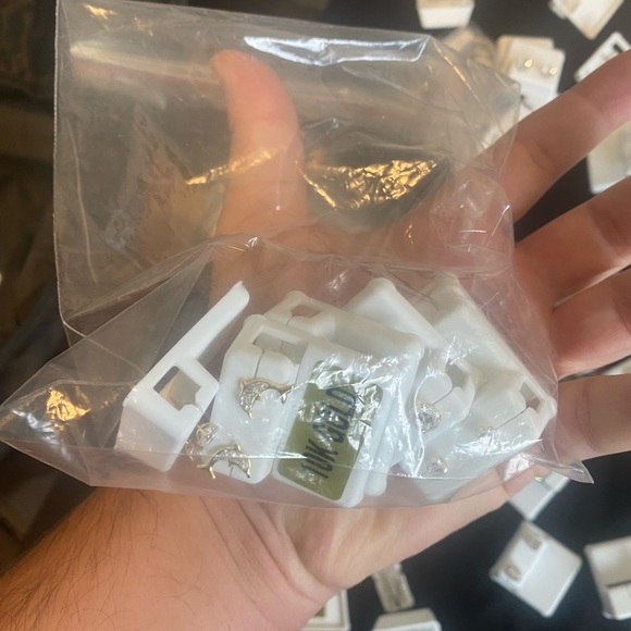 Massive lot of 100 pieces .925 silver with Zirconia, Moissanite, 10k gold - Picture 8 of 17